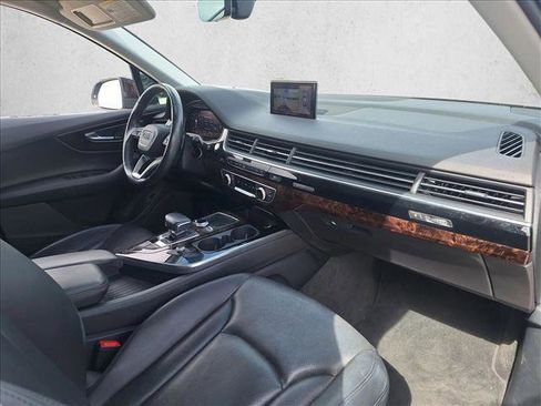 Used 2017 Audi Q7 3.0T Premium Plus w/ Premium Plus Package image 19