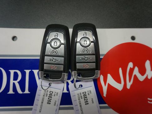 Used 2021 Ford F150 Lariat w/ Equipment Group 502A High AWD/4WD image 18