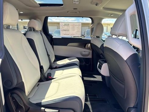 New 2026 Kia Carnival SX w/ SX Dark Edition Package FWD image 14