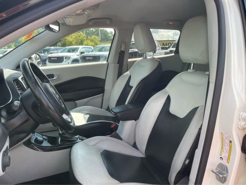 Used 2018 Jeep Compass Limited w/ Navigation Group AWD/4WD image 13