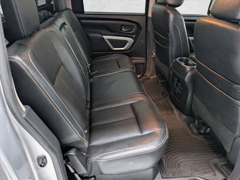 Used 2017 Nissan Titan SL image 18