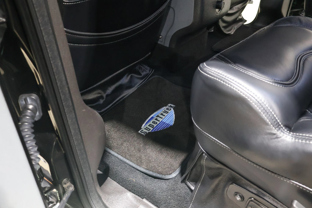 Used 2015 Ford F650 2WD Crew Cab Super Duty image 67