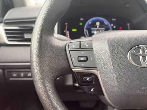 Used 2025 Toyota Camry LE FWD image 18