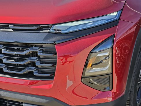 New 2027 Chevrolet Equinox LT w/ Convenience Package II FWD image 10