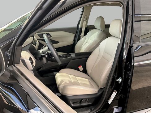 Used 2024 Nissan Rogue SL w/ SL Premium Package AWD/4WD image 8
