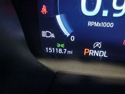 Used 2025 Ford Explorer Active image 3