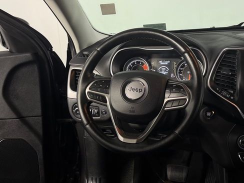 Used 2020 Jeep Cherokee Latitude Lux w/ Comfort/Convenience Group AWD/4WD image 12