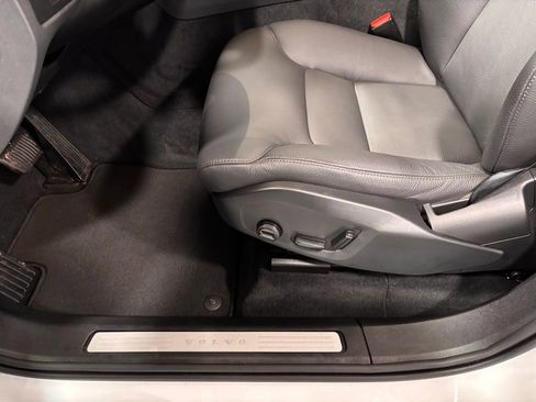 Certified 2025 Volvo XC60 B5 Plus image 11