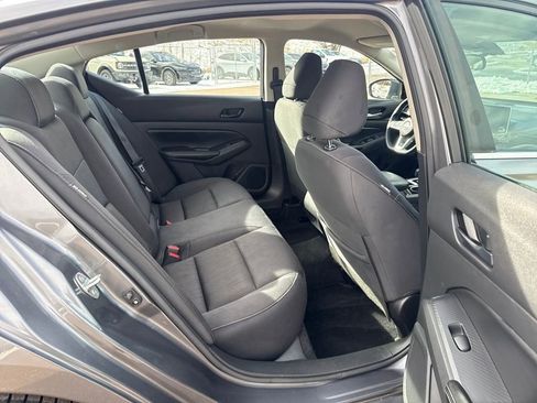 Used 2024 Nissan Altima 2.5 SV FWD image 22