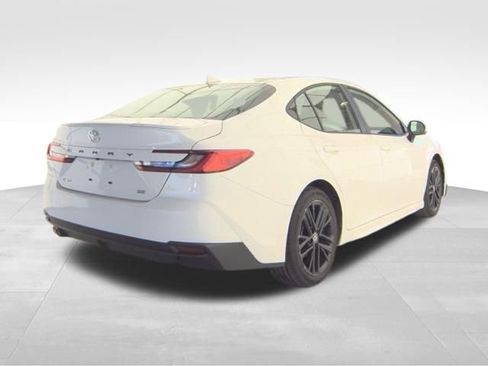 Used 2025 Toyota Camry SE FWD image 6