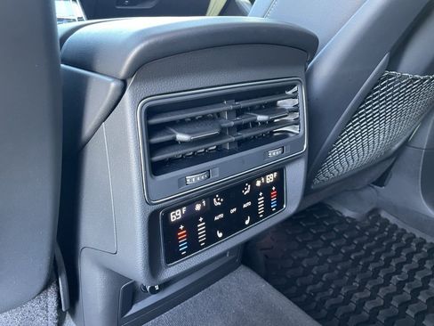 Used 2023 Audi Q8 Prestige image 27