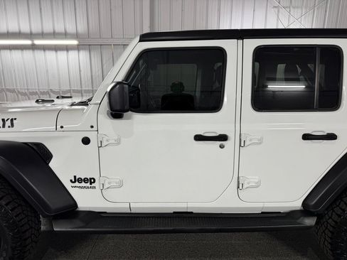 Used 2021 Jeep Wrangler Unlimited Sport AWD/4WD image 15