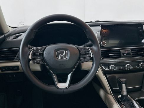 Used 2018 Honda Accord Touring image 18