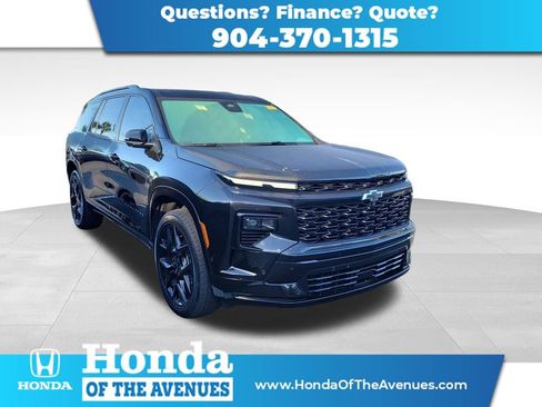 Used 2024 Chevrolet Traverse RS image 1