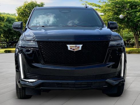 Used 2023 Cadillac Escalade Sport AWD/4WD image 2