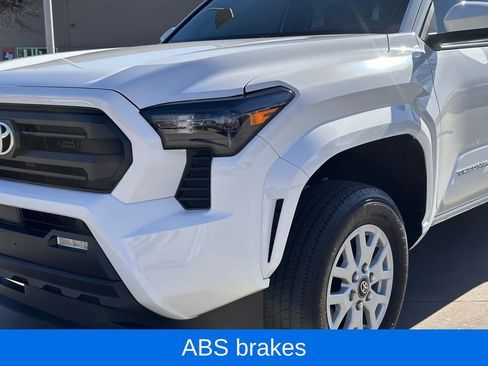 Used 2025 Toyota Tacoma SR5 image 7