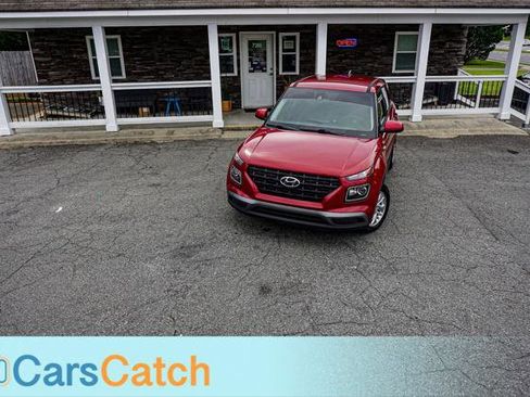 Used 2021 Hyundai Venue SE FWD image 3