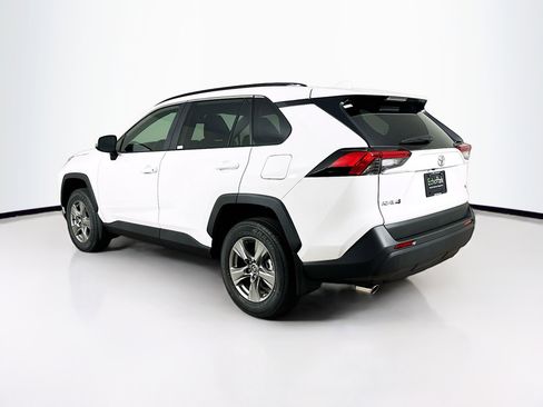 Used 2025 Toyota RAV4 XLE w/ Convenience Package image 5