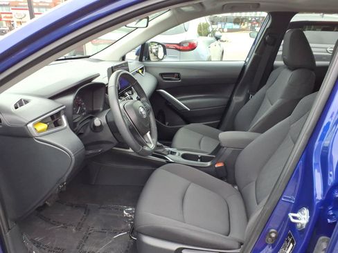 Used 2024 Toyota Corolla Cross LE w/ Moonroof Package AWD/4WD image 11