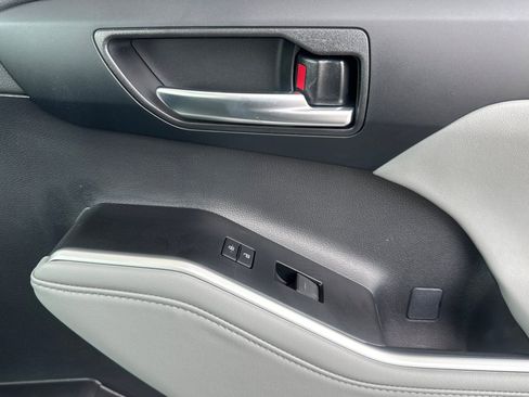 New 2026 Toyota Highlander XLE image 18