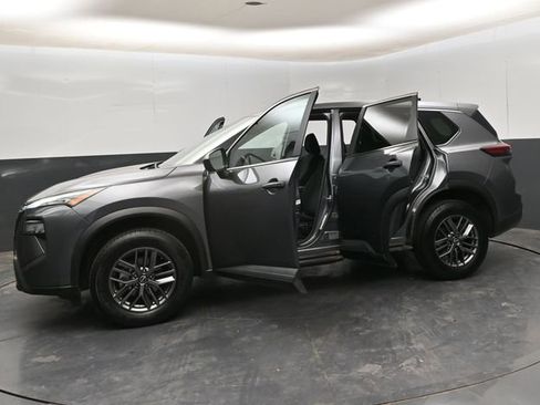Used 2024 Nissan Rogue S AWD/4WD image 33