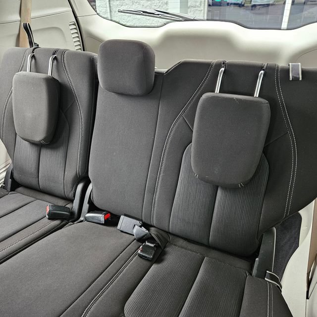 Used 2022 Chrysler Voyager LX FWD image 22