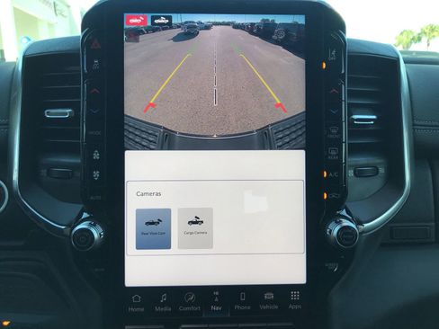 New 2025 RAM 2500 Laramie AWD/4WD image 34