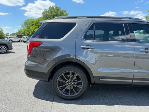 Used 2018 Ford Explorer XLT w/ Equipment Group 202A FWD image 58