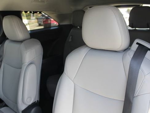 Certified 2026 Toyota Sienna XLE FWD image 81