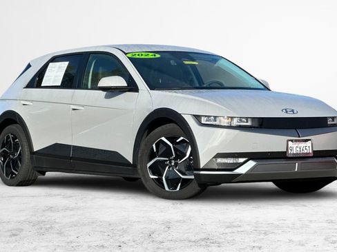 Used 2024 Hyundai Ioniq 5 SEL image 2