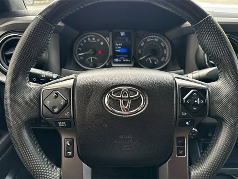 Used 2021 Toyota Tacoma TRD Sport image 21