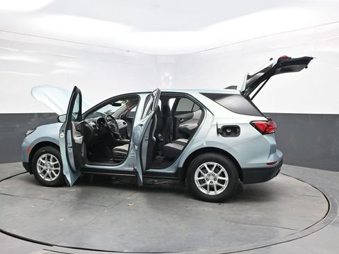 Used 2022 Chevrolet Equinox LT AWD/4WD image 46