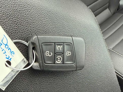 Certified 2023 Volkswagen Jetta SE FWD image 33