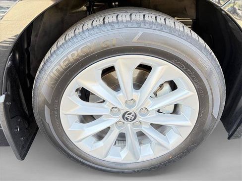 Used 2022 Toyota Corolla LE w/ LE Convenience Package FWD image 16