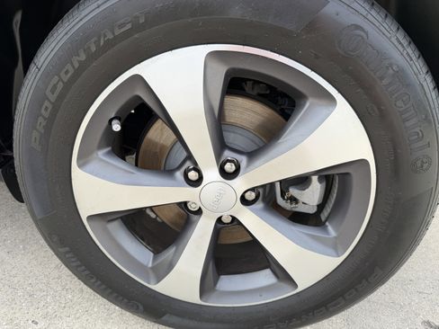 Used 2020 Jeep Cherokee Limited w/ Technology Group image 34