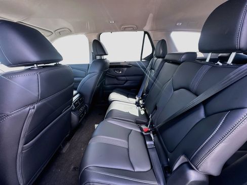 Used 2025 Honda Pilot EX-L image 19