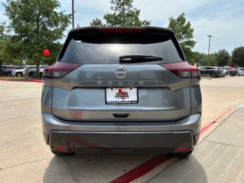 Used 2025 Nissan Rogue SV FWD image 7