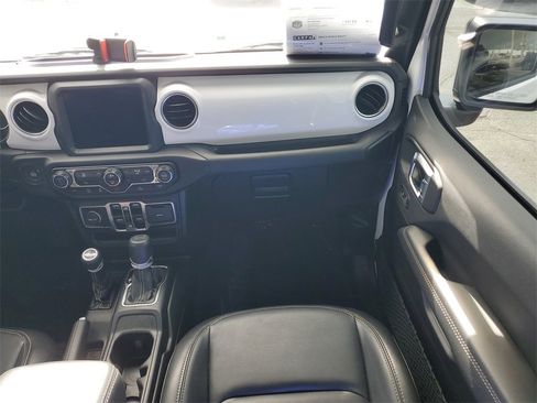 Used 2022 Jeep Gladiator Overland w/ Popular Equipment Package image 14