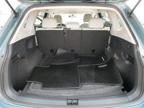 Used 2020 Volkswagen Tiguan SE AWD/4WD image 18