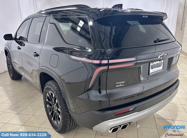 Used 2025 Chevrolet Traverse Z71 w/ Enhanced Driving Package AWD/4WD image 3