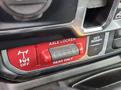 Used 2024 Jeep Wrangler Willys image 23