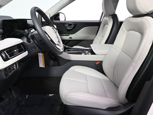 New 2026 Lincoln Aviator AWD w/ Jet Appearance Package image 13