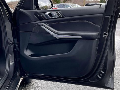 Used 2023 BMW X5 xDrive40i w/ Luxury Seating Package image 25