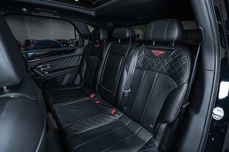 Used 2017 Bentley Bentayga AWD/4WD image 29