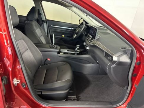 Used 2023 Nissan Altima 2.5 SV w/ SV Premium Package image 28