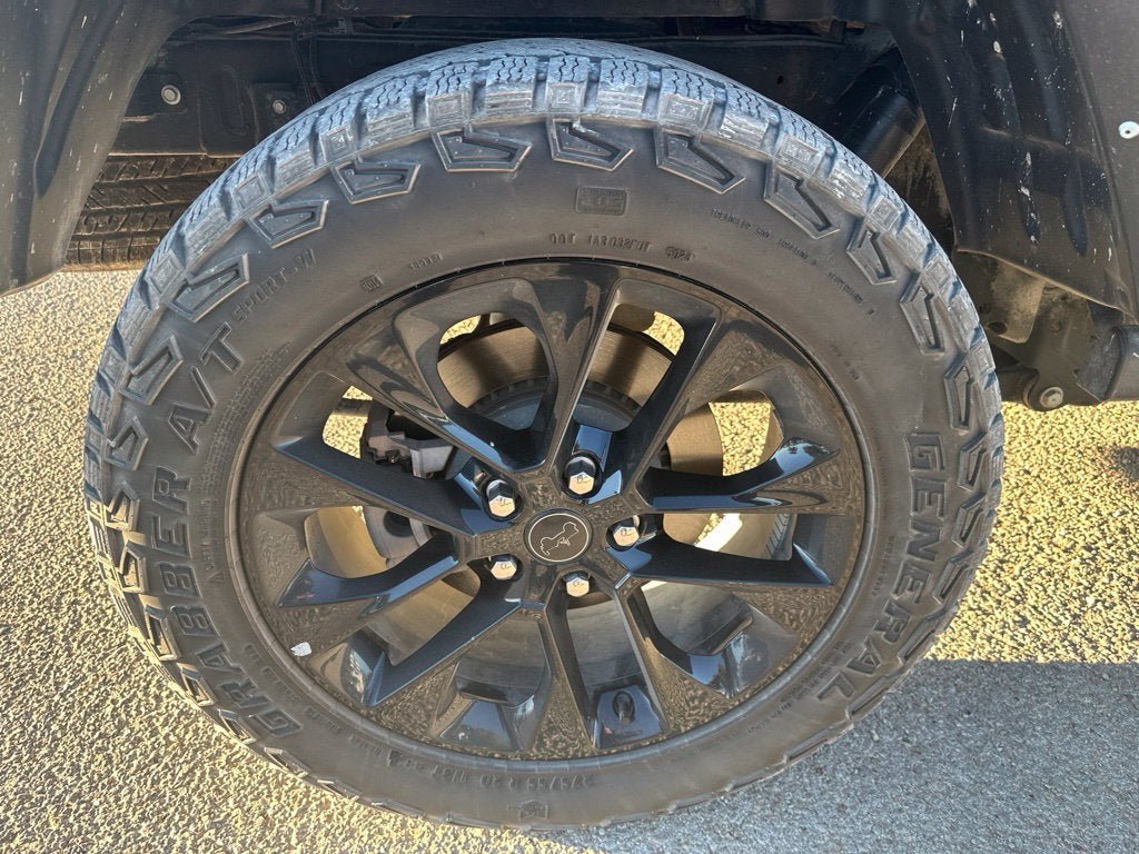 Used 2025 Jeep Gladiator Sport AWD/4WD image 4