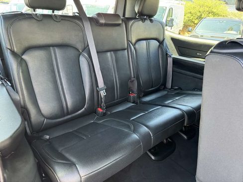 Used 2024 Jeep Wagoneer Series II w/ Flexible Seating Group RWD image 19