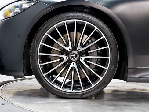 Used 2022 Mercedes-Benz S 580 4MATIC Sedan w/ AMG Line Package image 46