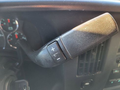 Used 2015 Chevrolet Express 2500 image 12