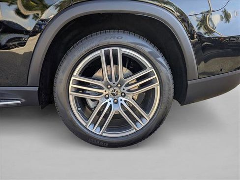 New 2026 Mercedes-Benz GLS 450 4MATIC image 9